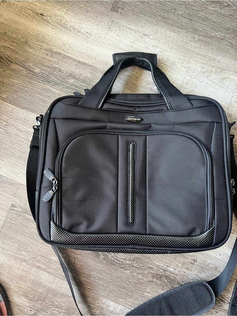 Samsonite Black Laptop Briefcase with Shoulder Strap